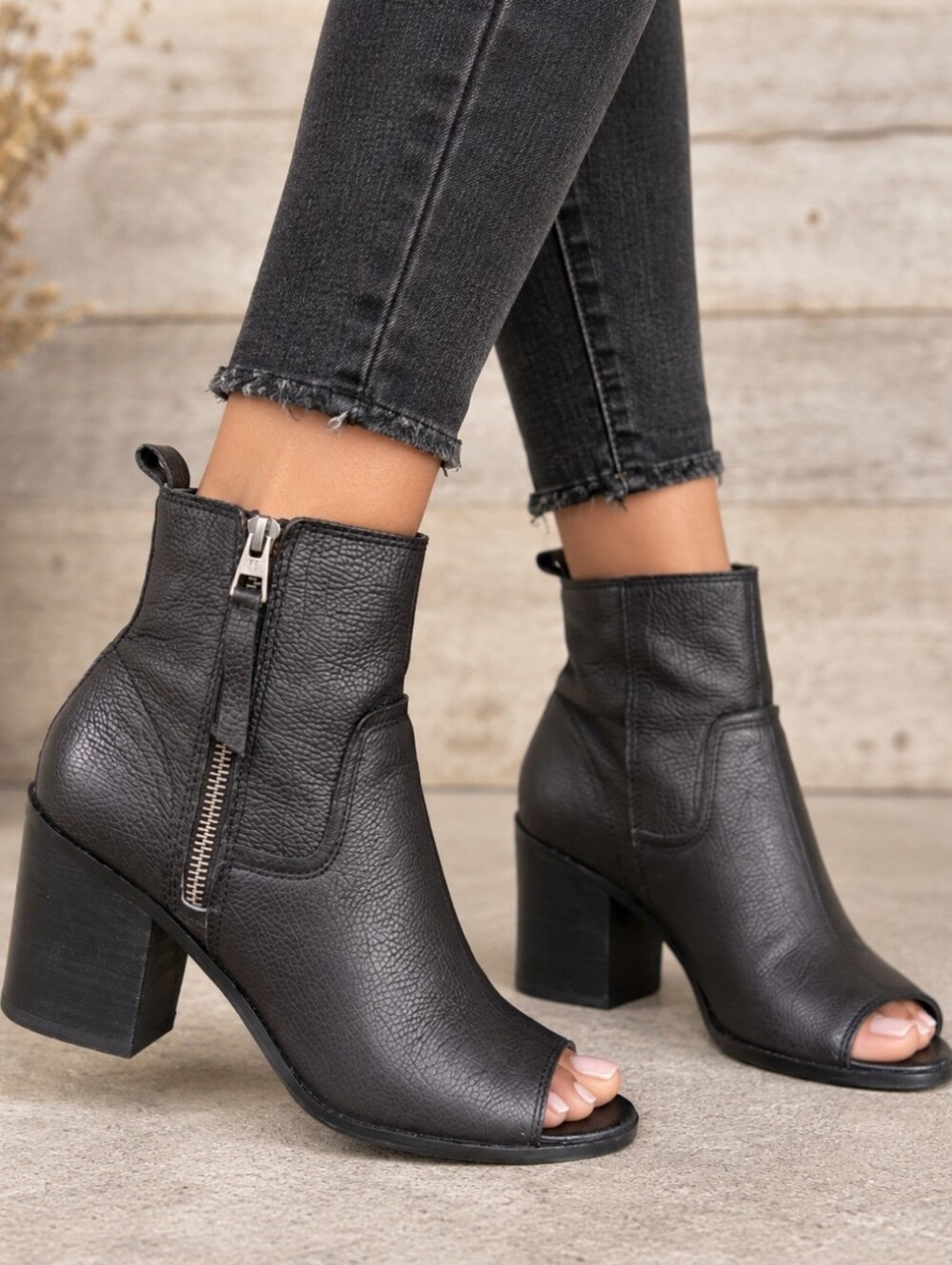 Lucky Brand Kamren Y2K Indie Boho Pebbled Leather Peep Toe Heeled Booties 6.5M